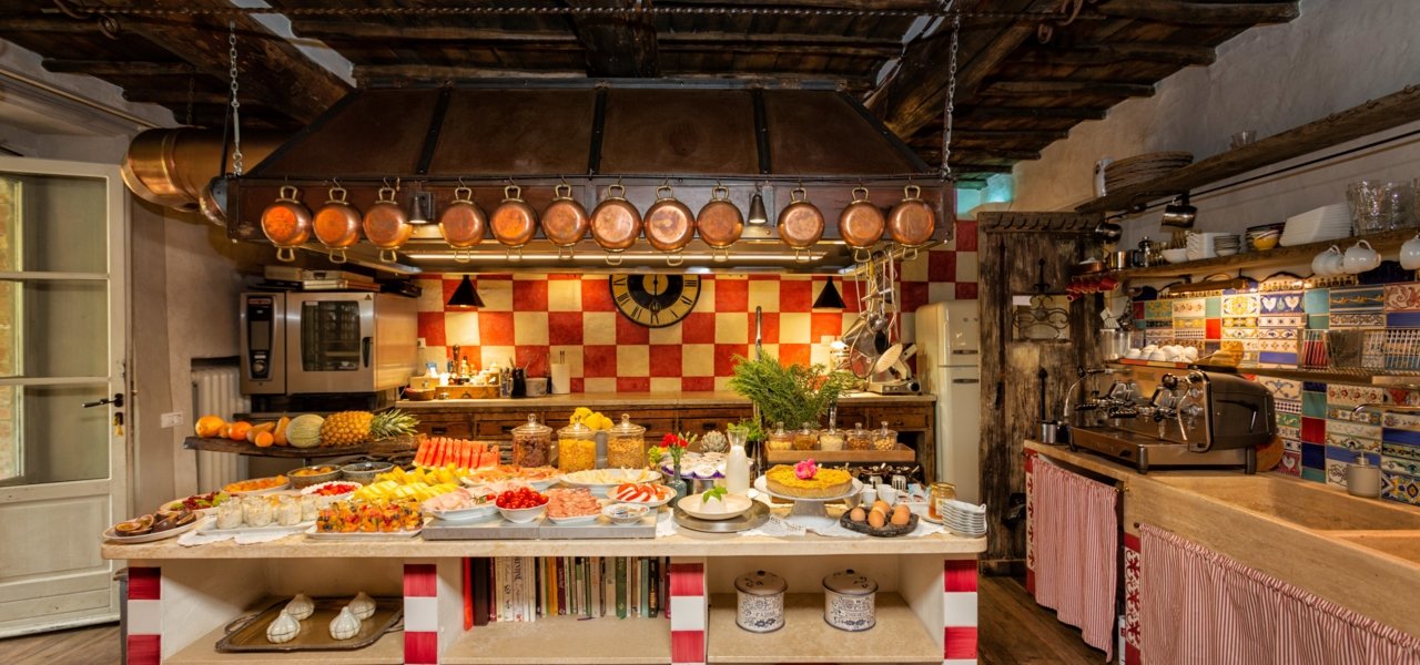 Open Kitchen - best hotels in tuscany - Wine Paths